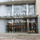 Imatge de l'exterior de l'hotel de Vila-seca on s'haurien produit els fets.