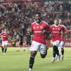 Wilfrid Kaptoum celebrant el seu gol amb el Nàstic en la primera jornada.