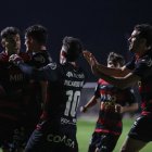 Els jugadors del Reus FC Reddis celebrant el gol a l'últim minut de Recasens contra el Girona B.