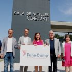 Els alcaldes de Reus, Salou, Vila-seca i Constantí i els regidors de serveis funeraris davant el nou tanatori de Constantí