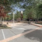 Imatge digital de la nova àgora que incorporarà la futura zona verda davant la Biblioteca Central Xavier Amorós.  Imatge digital zenital de la nova zona verda.