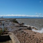 El temporal de vent ha provocat el trencament de la zona del Fangar