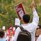 La concentració dels metges lluint la bata blanca.