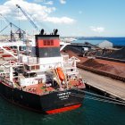 El vaixell MV TOMINI K11 atracat al port de Tarragona