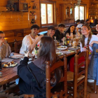 Los influencers se hospedan en los Xalets de Prades, un complejo rural situado en plena naturaleza.