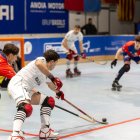 El jugador del Reus Martí Casas buscant el tir a porteria.