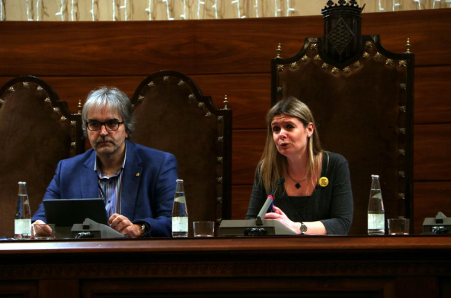 Pla tancat de la presidenta de la Diputació de Tarragona, Noemí Llauradó, en la sessió plenària.
