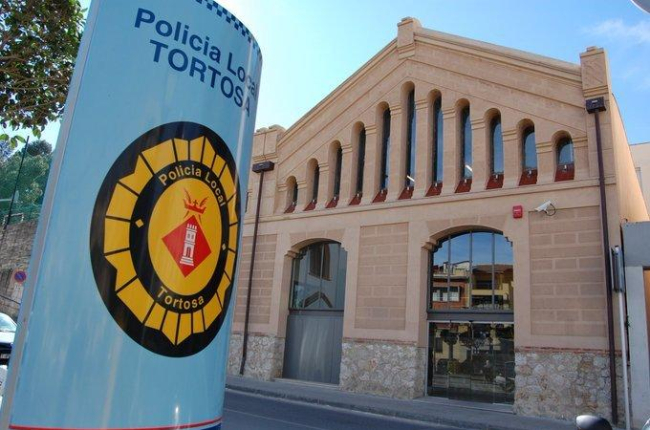 Imatge de la comissaria de la Policia Local de Tortosa.