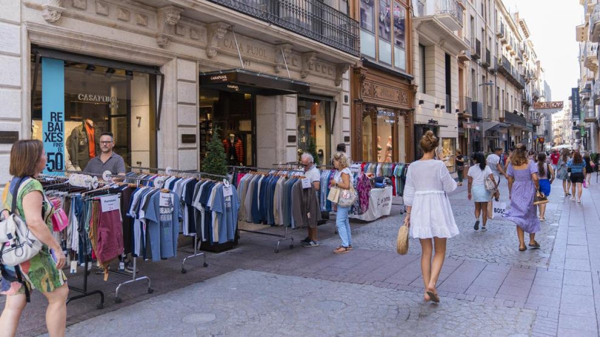 La botiga Casa Pujol encara amb optimisme aquesta edició de retrobament amb molts clients.