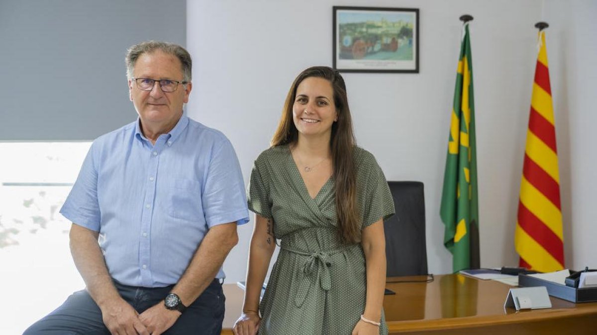 Imatge de l'alcalde dels Pallaresos Xavier Marcos amb Maite Núñez, regidora de festes.