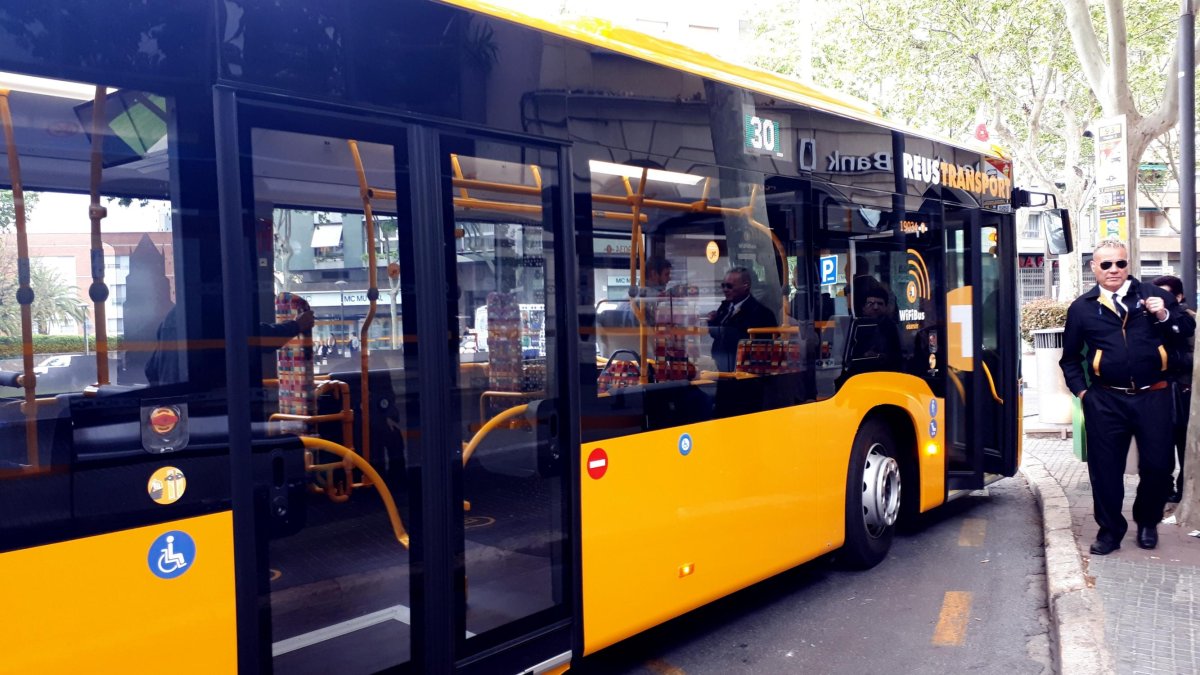Un autobus de l'empresa municipal Reus Transport.
