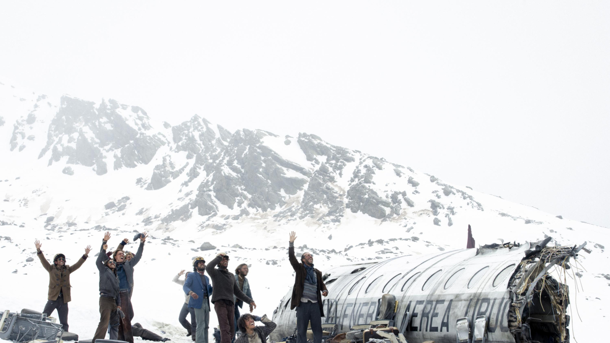 Un momento de la película 'La sociedad de la nieve', dirigida por J. A. Bayona.