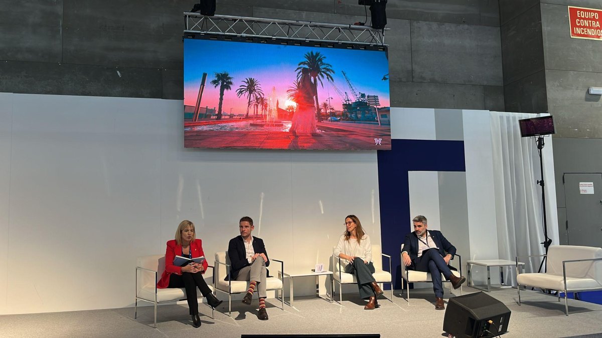 Imatge de l’escenificació de l’aliança feta a Fitur.