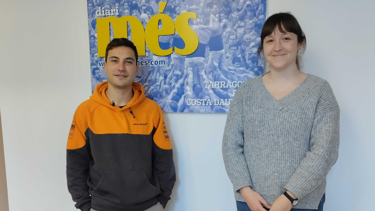 Periodistes de ‘Diari Més’ amb els productes de Coca-Cola.