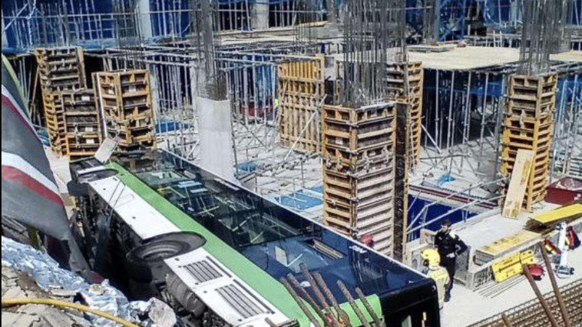 Imagen de cómo ha quedado el autobús.