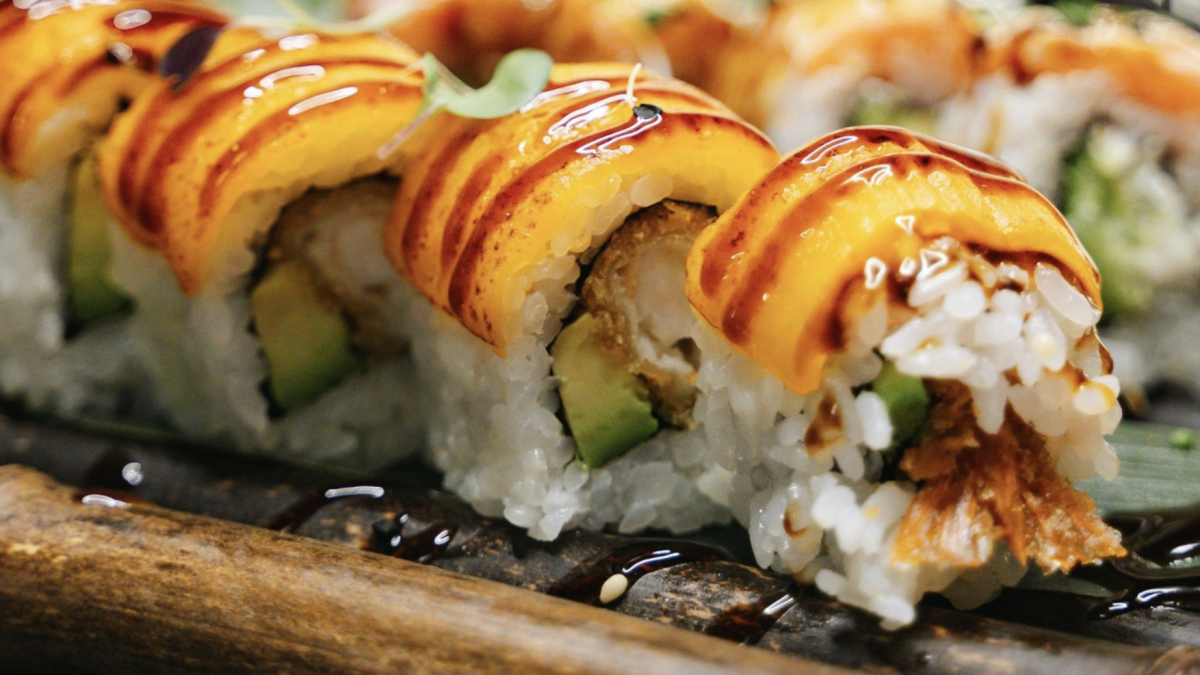 Imatge de diverses peçes de Sushi.