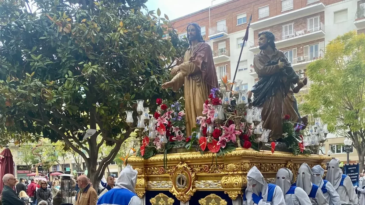 Un momento de la recogida de los Misterios en Tarragona.