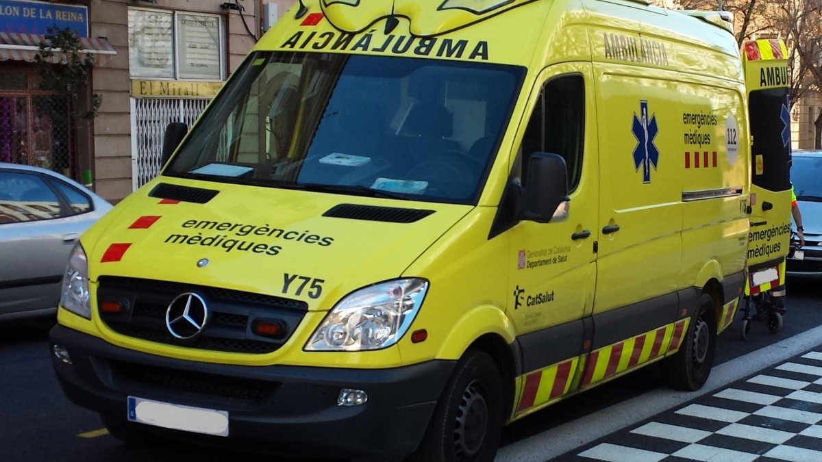 Imagen de archivo de una ambulancia del SEM.