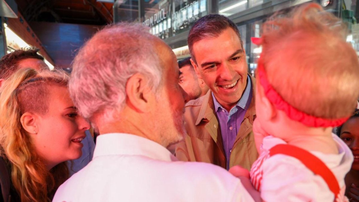 Imatge de la visita per sorpresa de Pedro Sánchez a Tarragona.