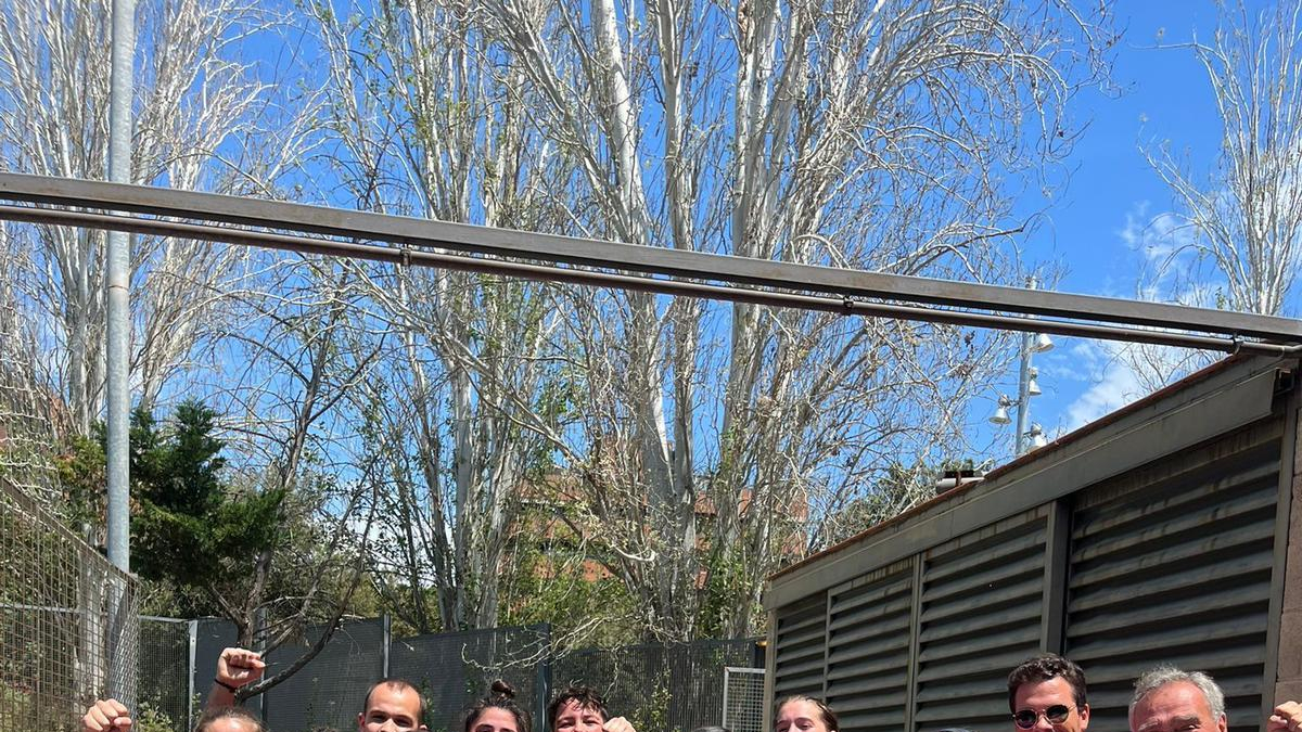 La plantilla al complet del CD Riudoms celebrant la salvació.