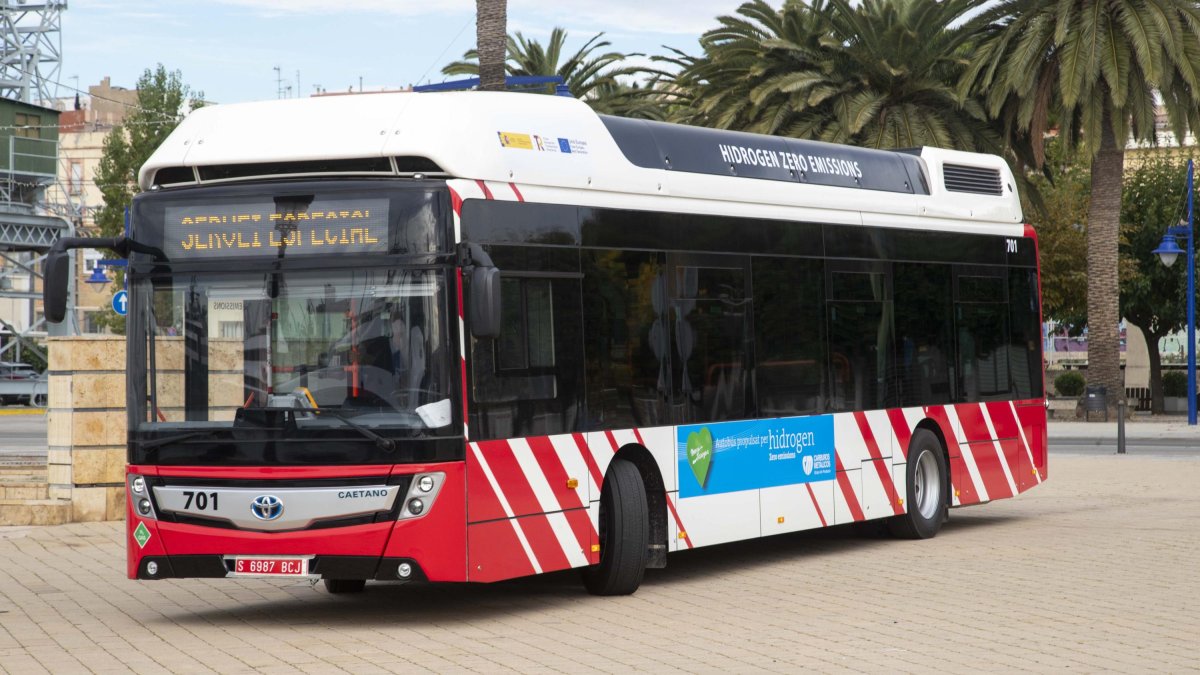 En concret, el cost d’aquests nous vehicles és d’1.800.000 euros.