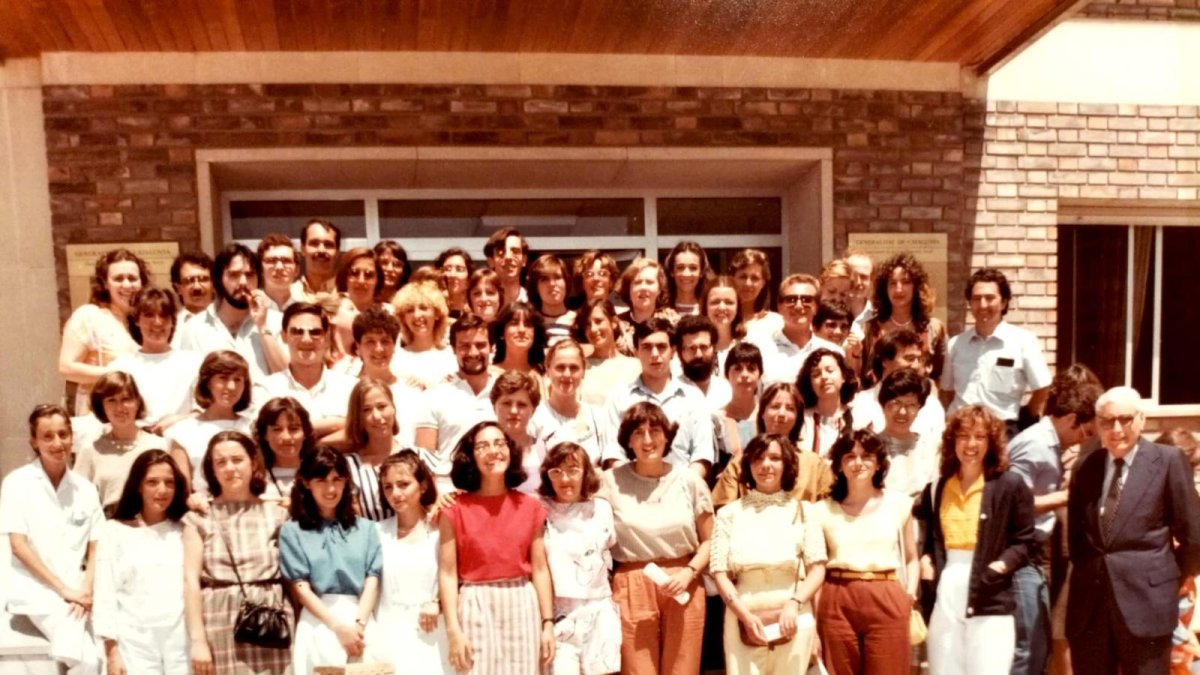 La primera promoción de Enfermería en Tarragona después de recibir sus diplomas, en julio de 1984.