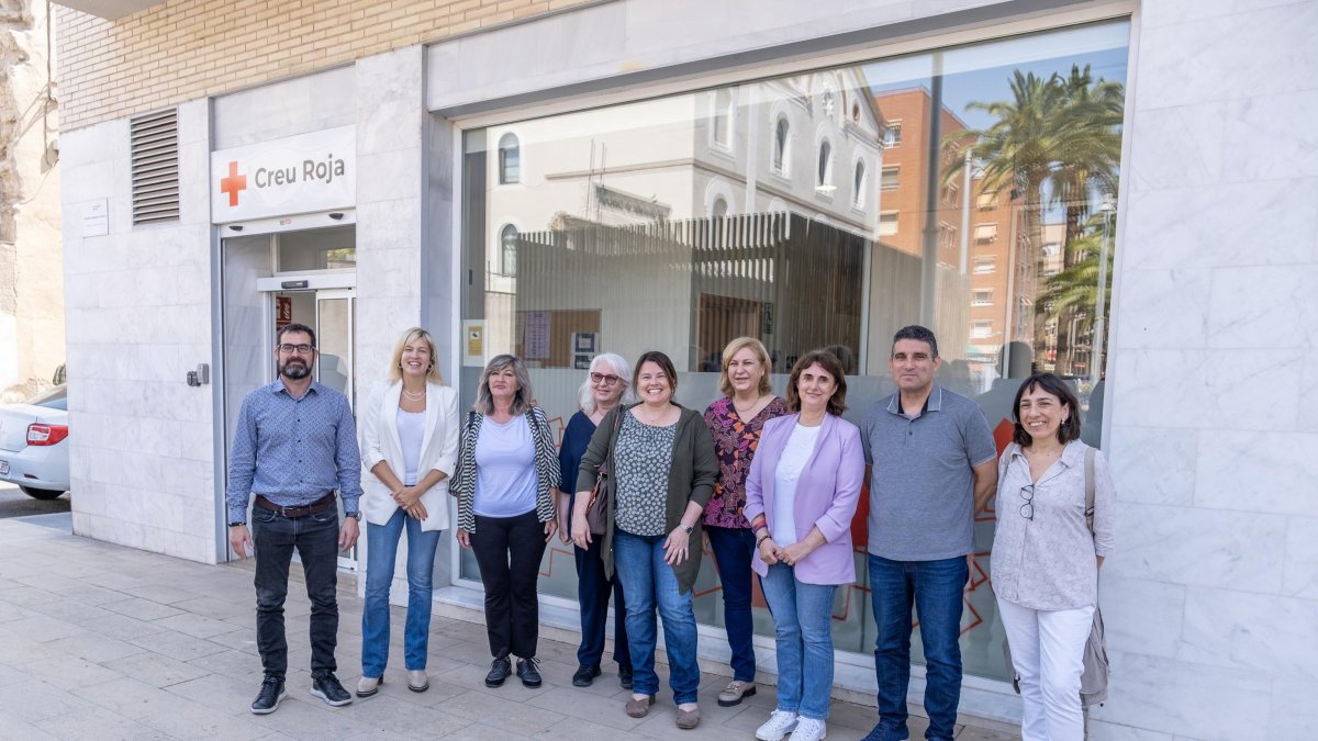 El nuevo comedor se ubicará en las instalaciones de la Cruz Roja en el número 2 de la plaza dels Infants y entrará en funcionamiento el lunes.