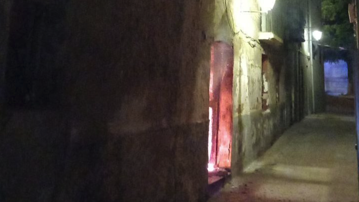 Imagen de la casa que ha sufrido el incendio.