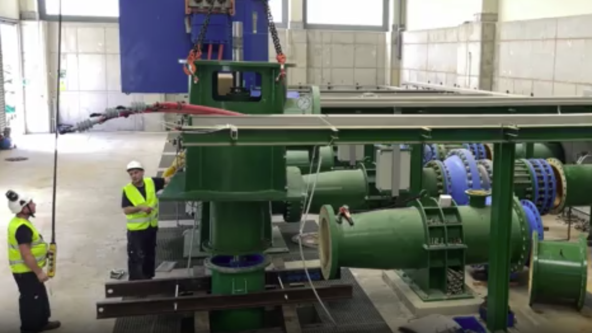 Trabajos de reparación y mantenimiento de la estación de abombamiento|bombeo del regadío del canal Xerta-Sénia.