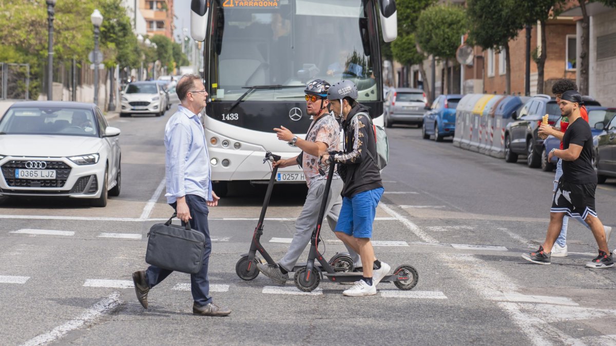Las infracciones como la utilización del teléfono móvil y el exceso de velocidad suman más de una decena de sanciones.