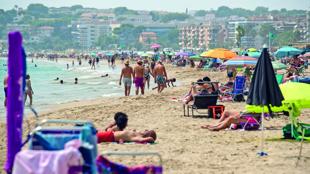 Imagen de la playa de la Paella de Torredembarra, uno de los puntos de la demarcación con más riesgo.