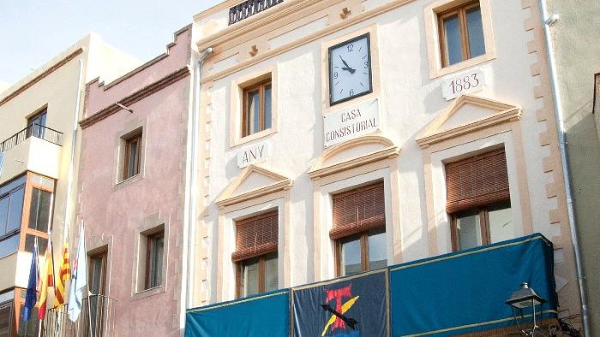 Imagen de la fachada del Ayuntamiento de la Canonja.