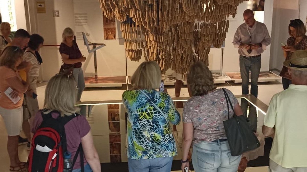 Imagen de archivo de una visita al Gaudí Centre, el espacio de Reus Promoció más visitado este verano.