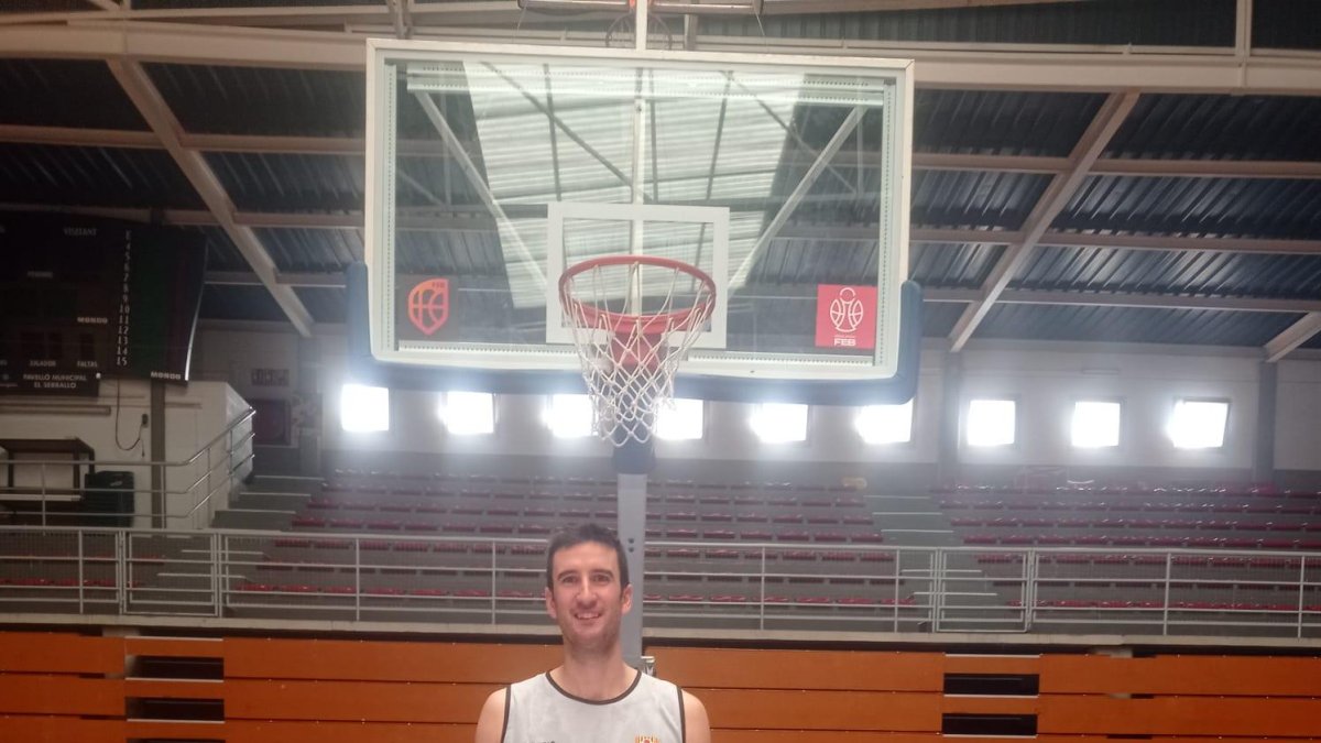 Joan Pardina después de completar un entrenamiento esta mañana en el pabellón del Serrallo.