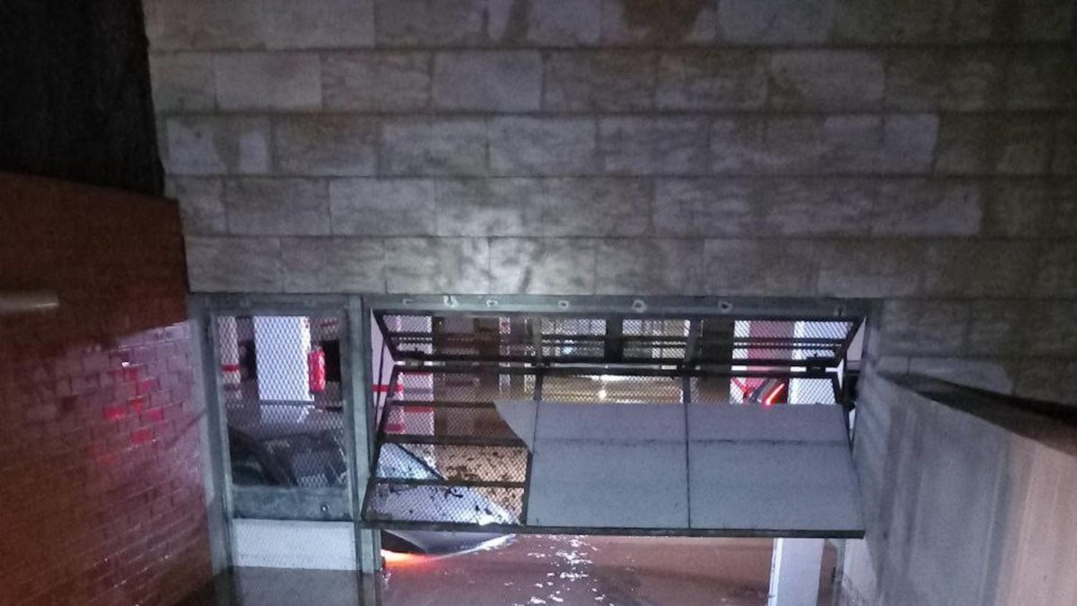 Un baix inundat a Tarragona.