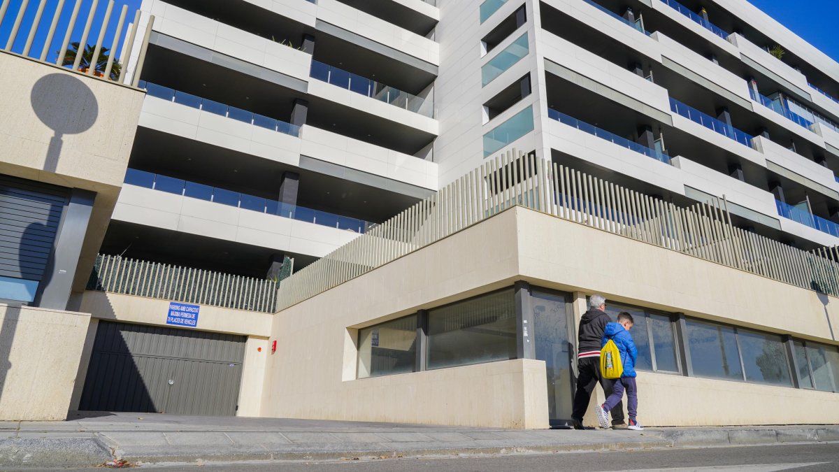 L’Ajuntament de Tarragona vendrà 19 places d’aparcament i 4 trasters de l’edifici número 1 del carrer Ernest Lluch.