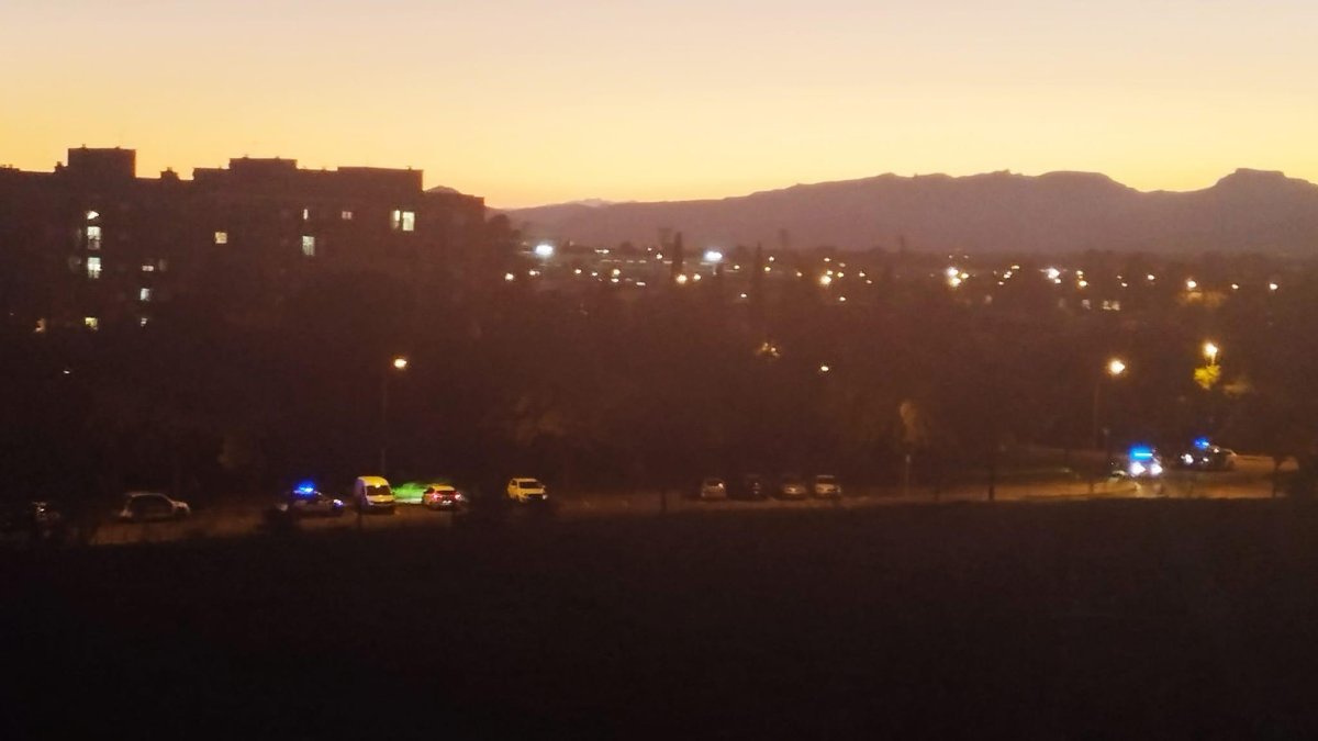 Imagen del dispositivo policial desplegado en el Barrio Gaudí de Reus.