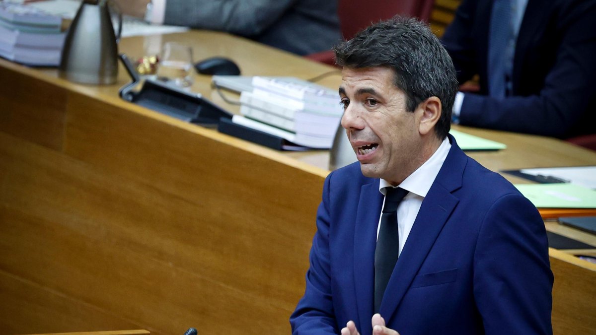 El president de la Generalitat Valenciana, Carlos Mazón, compareix a les Corts Valencianes