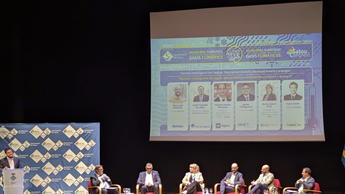 Moment de la taula de debat sobre l’aigua i l’energia.