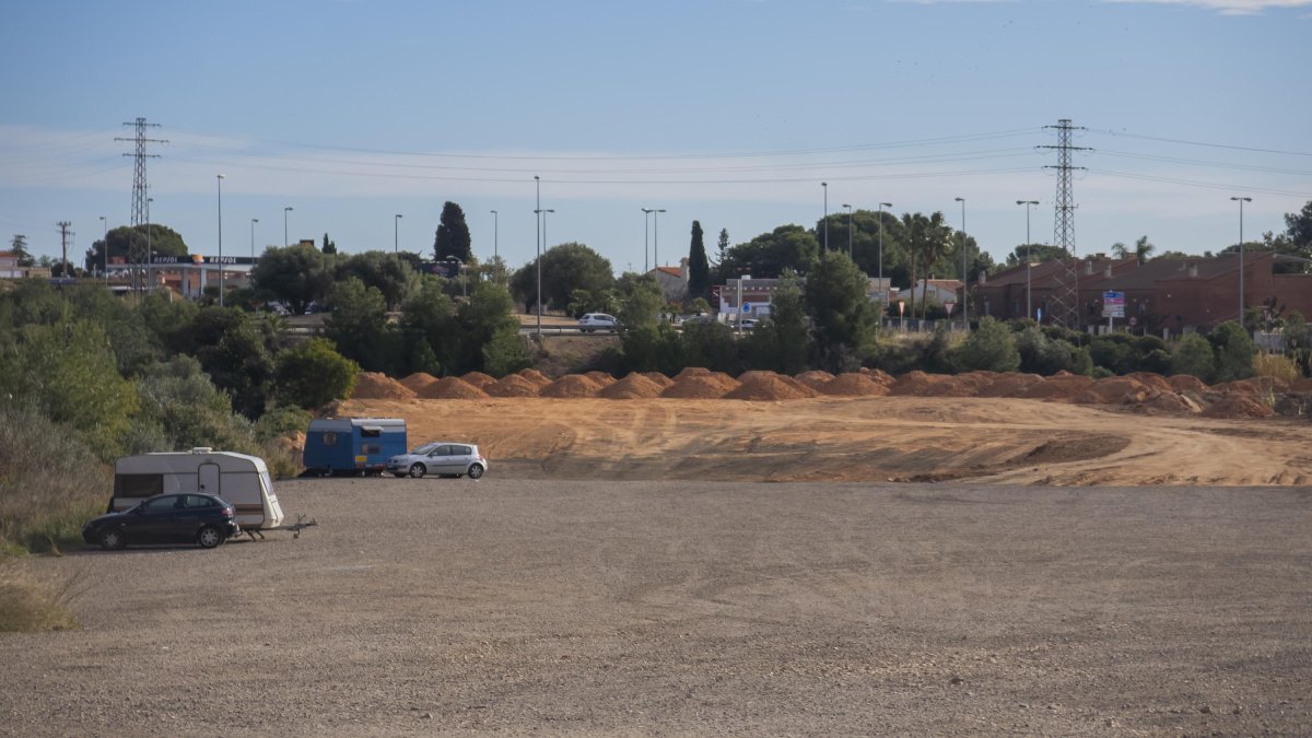 La construcció està a l’espera de rebre els permisos urbanístics definitius, però els moviments de terra ja han començat.