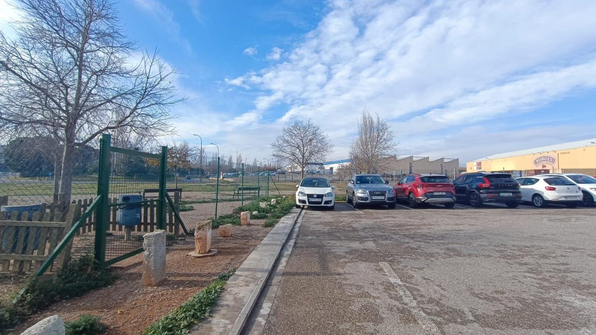 L'aparcament del barri Pelai compatarà amb 30 places noves.