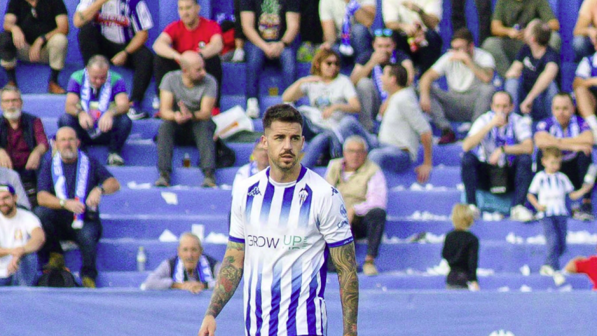 Imagen de Borja Granero con el Alcoyano.