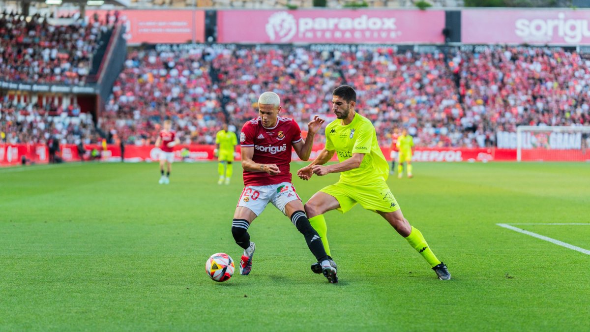 Alan Godoy durant el partit de tornada del play-off d’ascens contra el Ceuta en la seva darrera etapa al Nàstic