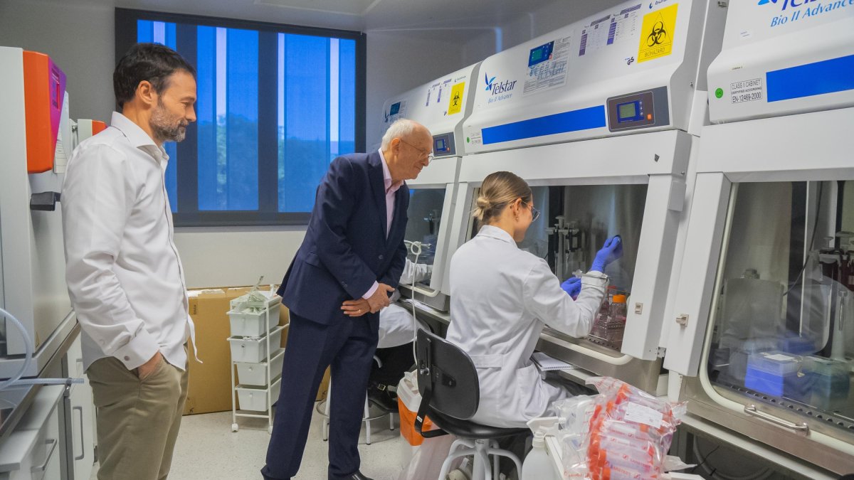 Antoni Caimari i Jordi Carbonell durant la visita a les instal·lacions d’Eurecat a Reus.