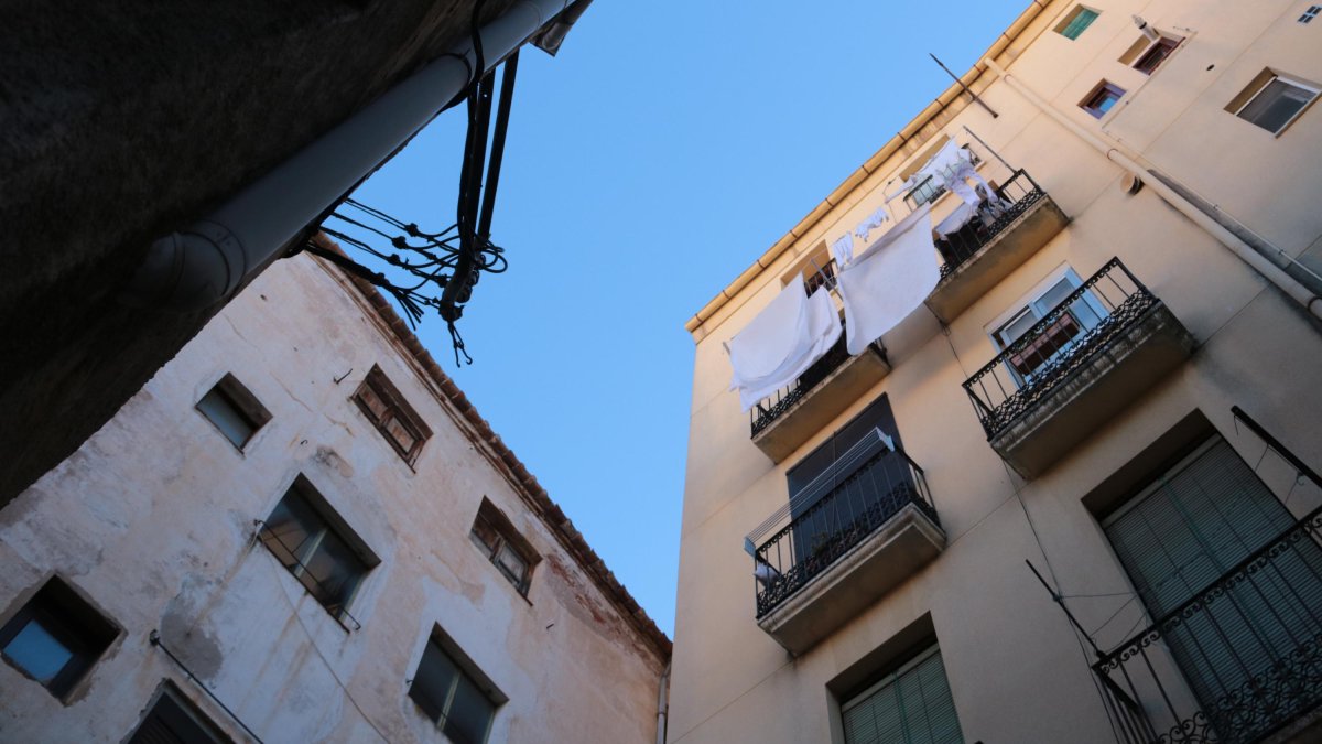 Imatge de diversos edificis del Camp de Tarragona.