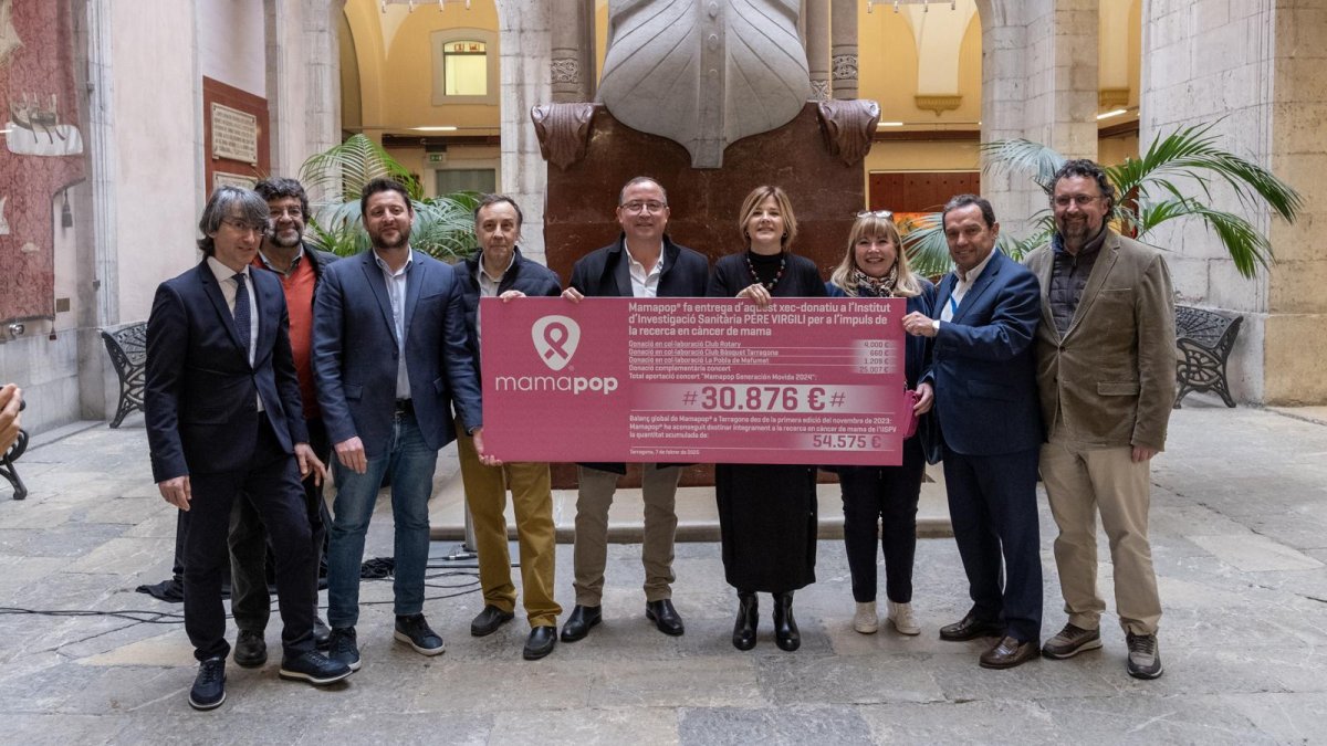 Entrega del xec del Mamapop a l’IISPV.