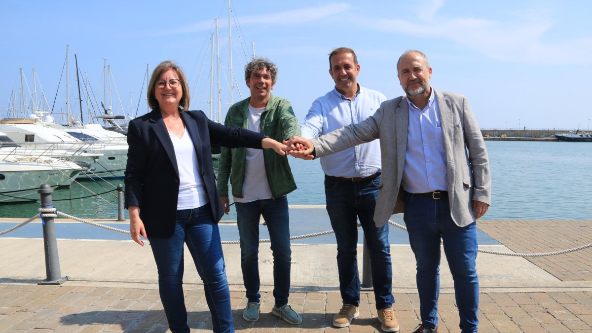 Los liders de ERC, ECP, Junts y PSC en Cambrils durante el pacto del 2023.