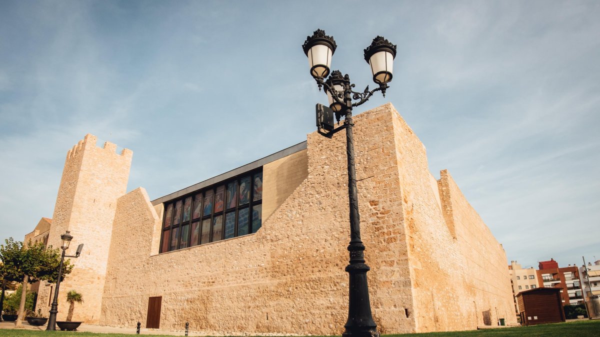El antiguo hospital medieval fue el origen de la población, a la que acabaría cediendo el nombre.