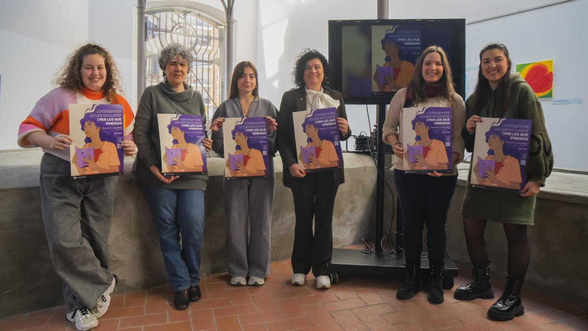 Fotografia de l’acte de presentació de les activitats per commemorar el 8-M a Reus.
