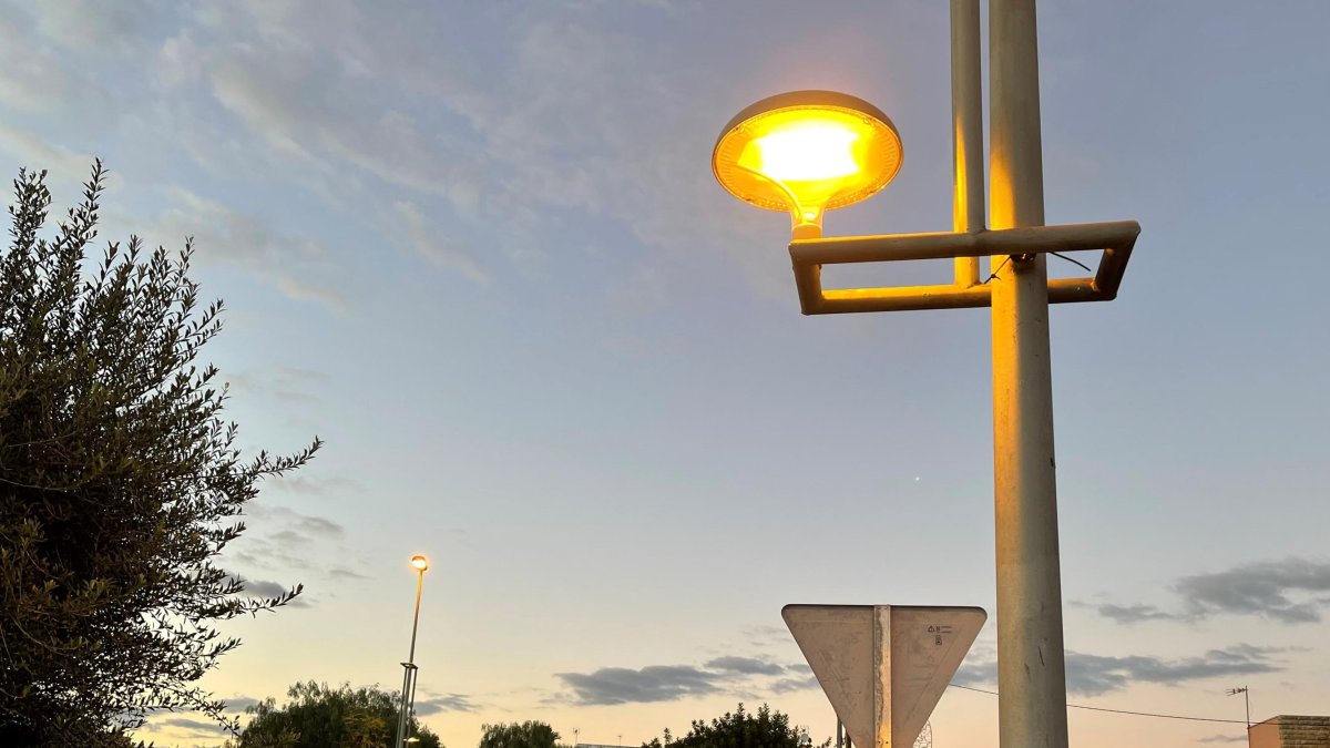 Imagen de una farola de la Canonja.